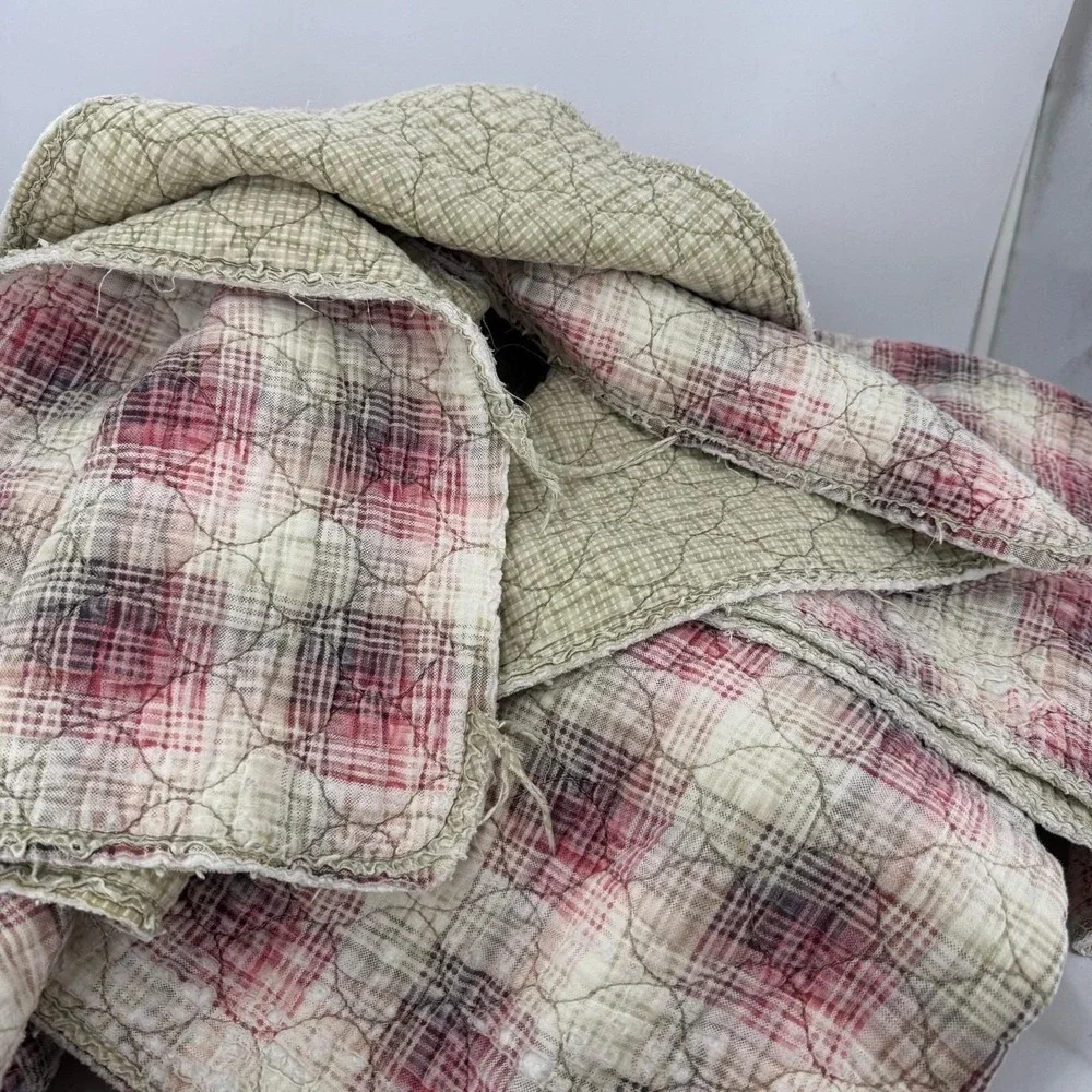 Vintage rustic red tan green & cream Quilt Blanket approximately 86.5